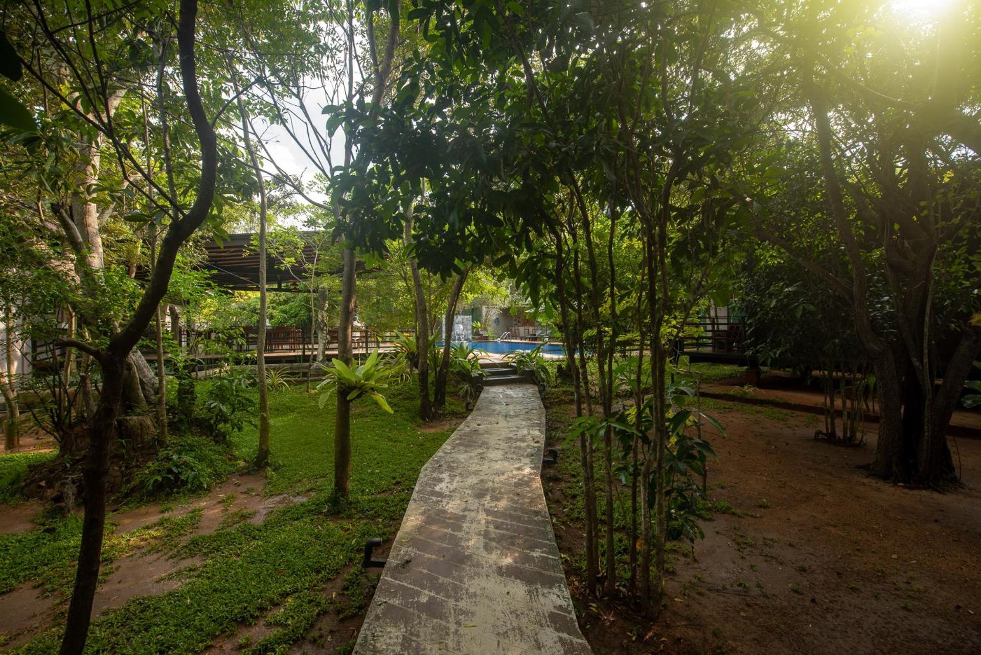 Atha Resort Сигирия Екстериор снимка